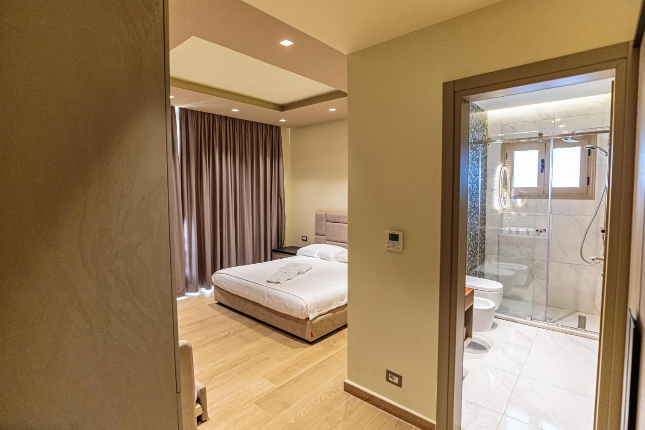 Vlorë Vogue Boutique Hotel מראה חיצוני תמונה