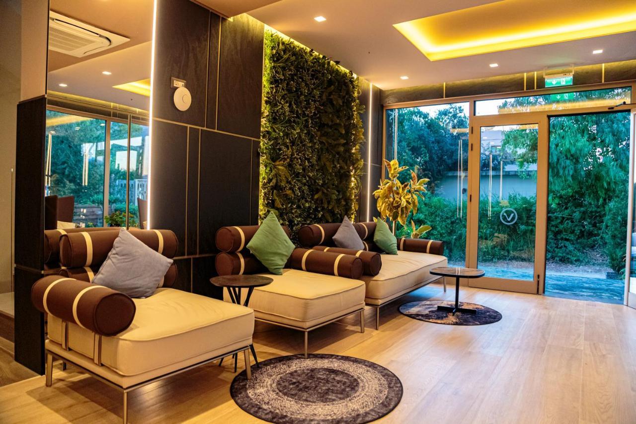 Vlorë Vogue Boutique Hotel מראה חיצוני תמונה