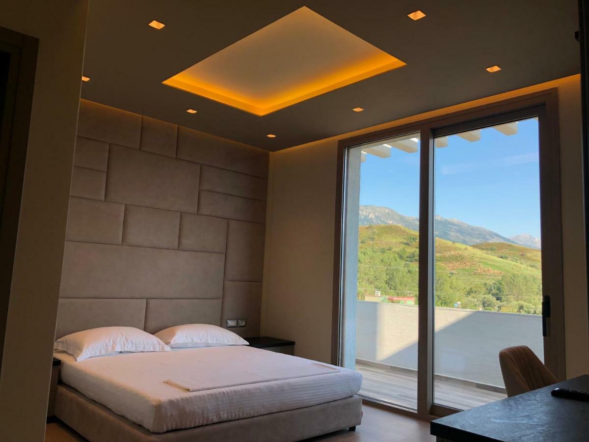 Vlorë Vogue Boutique Hotel מראה חיצוני תמונה